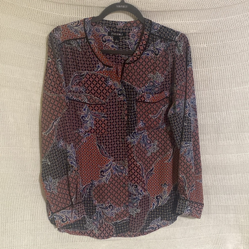 Roz & Ali Large Beautiful Business Top look great with a blazer